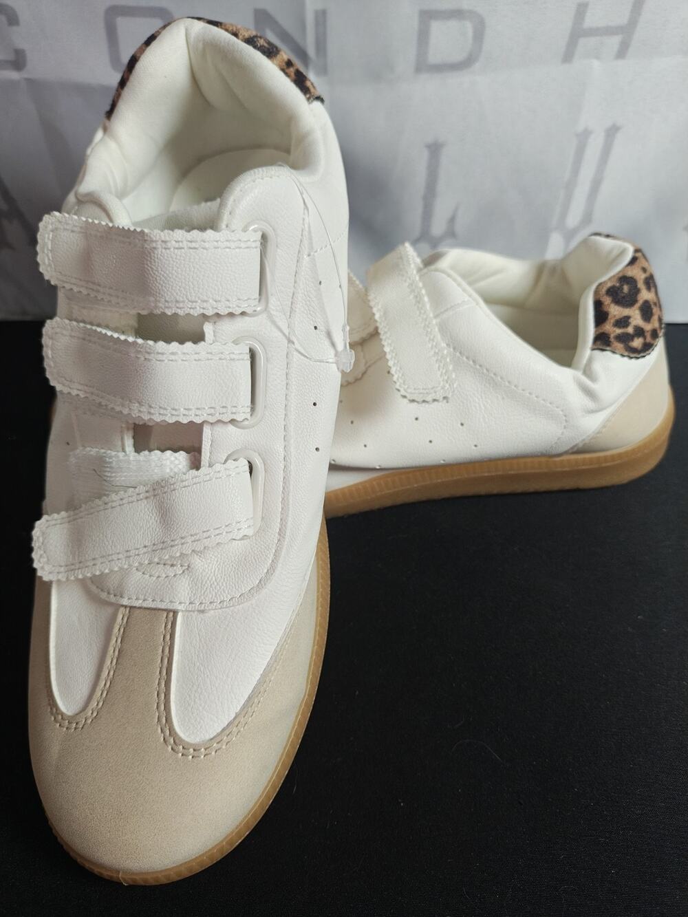 DOLCE VITA Women's 8.5 Quick White Tan Comfort Shoes New Blemishes